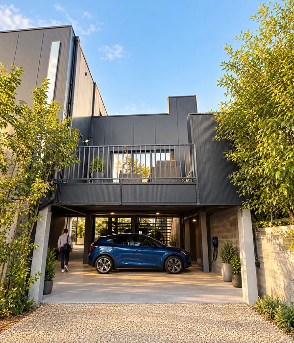 Cour arrière et parking du bâtiment